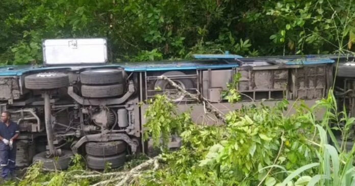 acidente-com-onibus-no-sul-baiano-deixa-13-pessoas-feridas