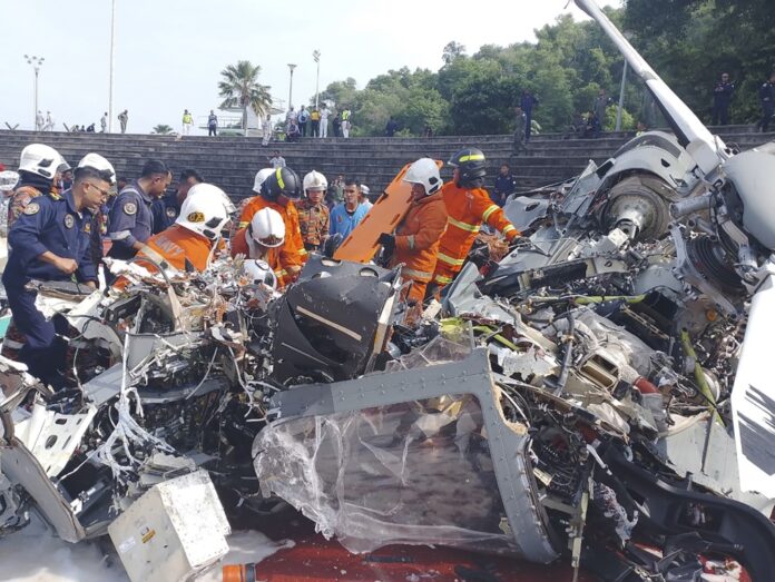 colisao-de-helicopteros-militares-na-malasia-durante-treinamento-deixa-10-tripulantes-mortos