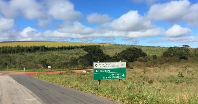 governo-anuncia-obras-em-estrada-que-da-acesso-a-cachoeira-da-chapada-diamantina
