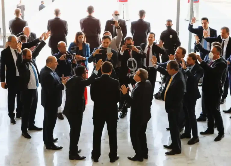 a-reacao-de-malafaia,-feliciano-e-bolsonaro-diante-da-crise-na-bola-de-neve