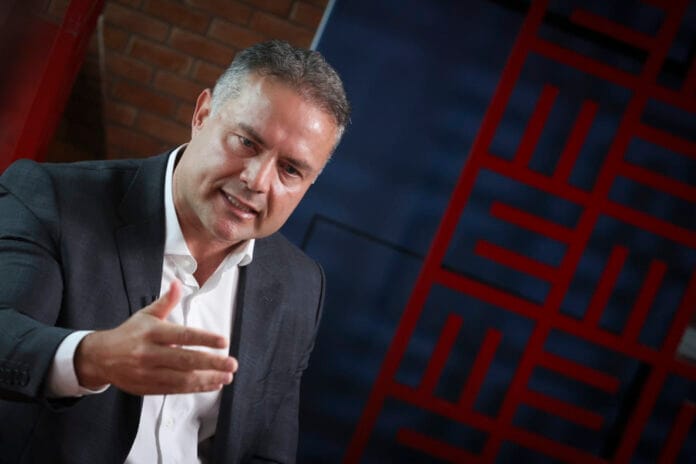 para-ajudar-o-pai,-renan-filho-admite-disputar-governo-de-al-em-2026