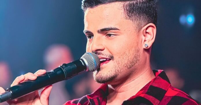 video:-dono-de-agenda-com-mais-de-40-shows,-heitor-costa-passa-mal-durante-apresentacao-na-bahia