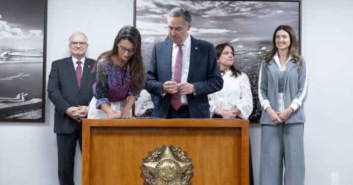 cnj-firma-acordos-com-ministerio-da-justica-e-uber-para-combater-violencia-contra-as-mulheres