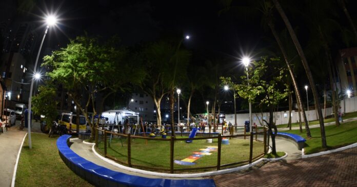 prefeitura-de-salvador-entrega-nova-praca-e-uma-quadra-poliesportiva-no-bairro-do-stiep