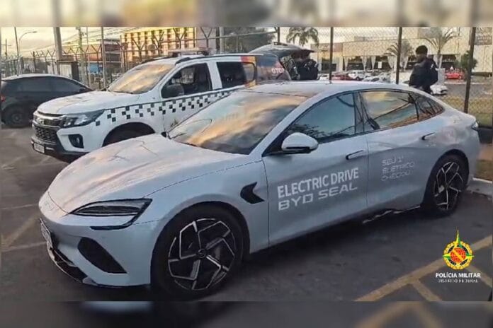 ladrao-de-carro-eletrico-e-preso-apos-pm-mapear-pontos-de-recarga