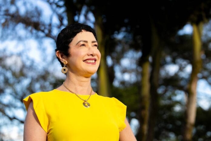 claudia-marques-conta-historia-de-vida-apos-superar-cancer-raro