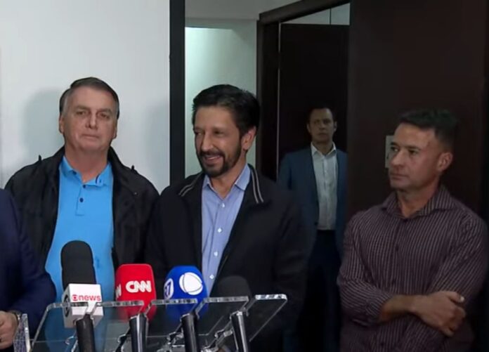 nunes-ouve-criticas-a-vice-ex-rota:-“favela-e-tudo,-menos-arma”