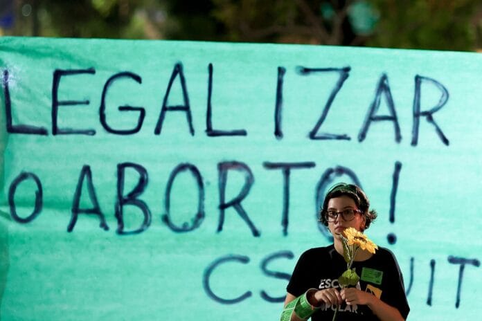 polemica:-saiba-como-funcionam-as-leis-de-aborto-mundo-afora