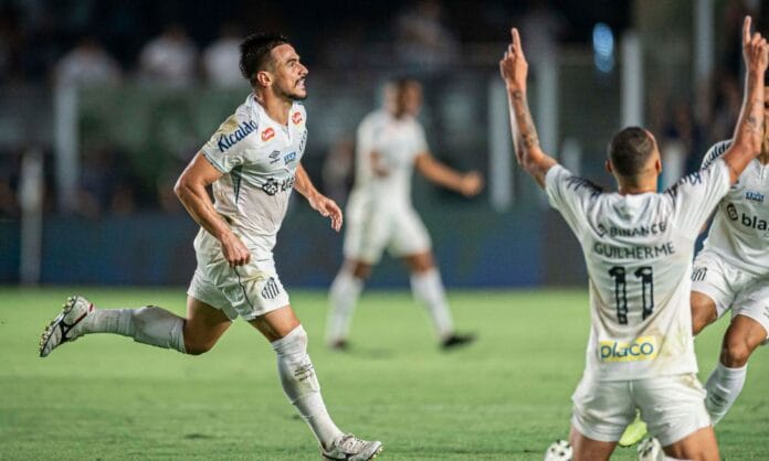 santos-volta-vencer-apos-quatro-derrotas-e-retorna-ao-g4-da-serie-b