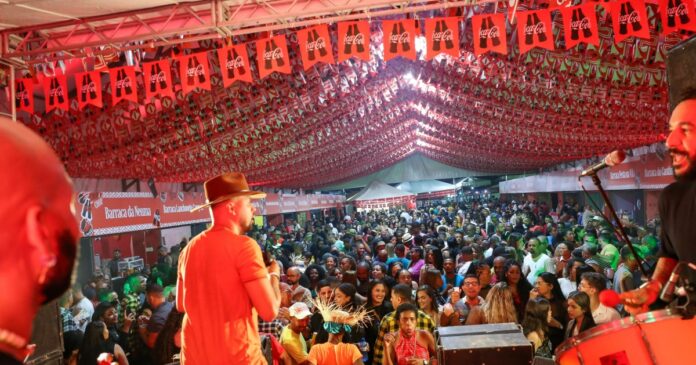 musica,-tradicao-e-gastronomia-movimentam-a-vila-do-forro-no-sao-joao-de-saj