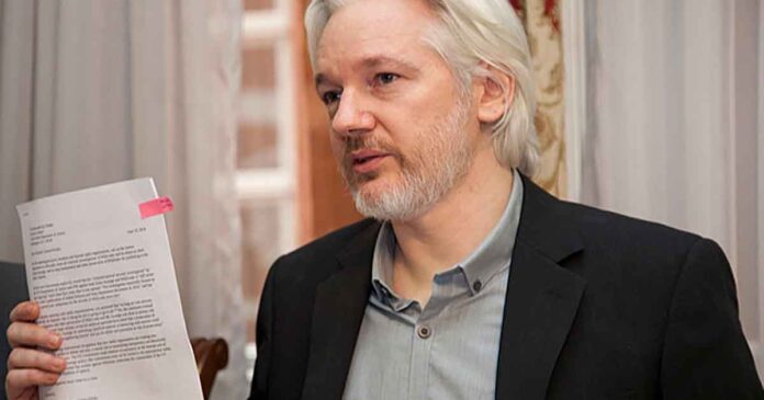 julian-assange-deixa-prisao-apos-acordo-judicial-com-eua