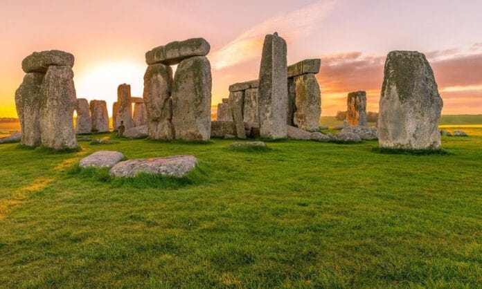 stonehenge-pode-entrar-na-lista-de-patrimonios-em-perigo