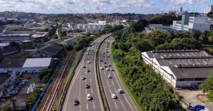 br-324-apresenta-trechos-com-pontos-de-lentidao;-velocidade-minima-e-de-20-km/h