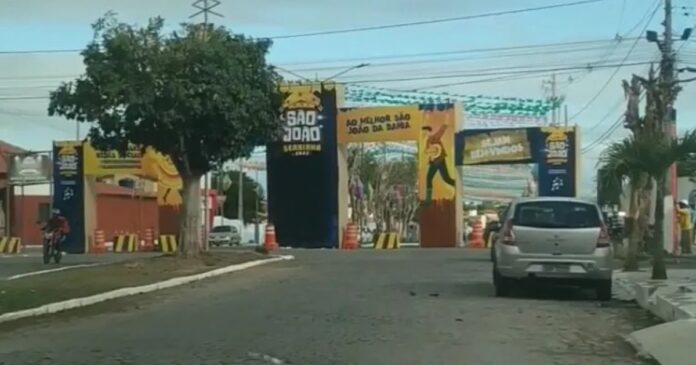 homem-e-preso-com-arma-de-fogo-na-entrada-de-evento-junino-na-bahia