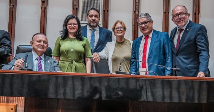 adolfo-menezes-ressalta-a-elevada-producao-legislativa-da-al-ba-no-semestre