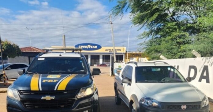 prf-prende-homem-com-caminhonete-que-foi-furtada-ha-tres-anos;-caso-ocorreu-no-norte-baiano