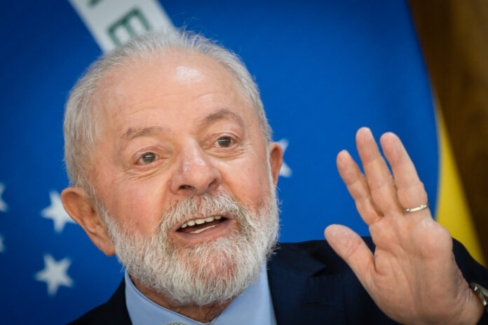 em-bh,-vice-de-zema-e-vaiado,-e-lula-interrompe:-“temos-que-respeitar”