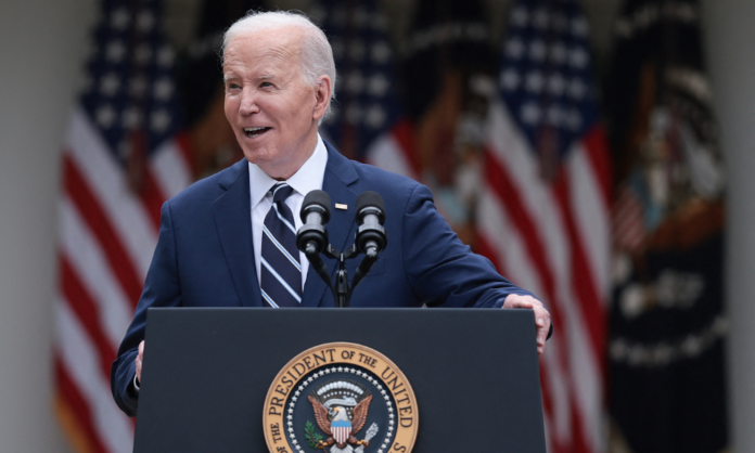 obama-e-clinton-apoiam-biden-apos-fracasso-em-debate-presidencial:-‘noites-ruins-acontecem’