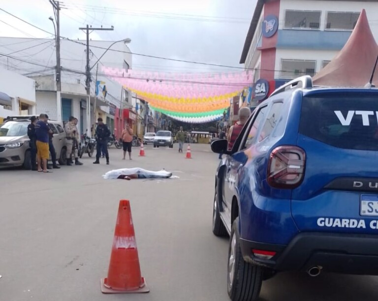Brutalidade: Irmão mata outro à facadas no interior da Bahia