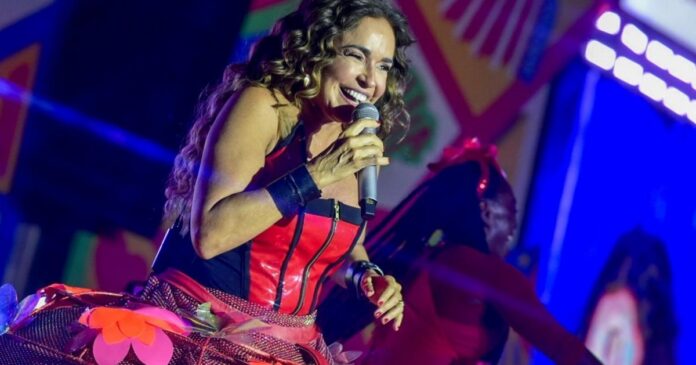 axe-com-rock:-daniela-mercury-lanca-novo-repertorio-para-o-show-no-sao-joao-da-bahia 