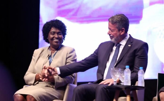 com-lira,-grupo-legislativo-feminino-do-g20-se-reune-em-maceio