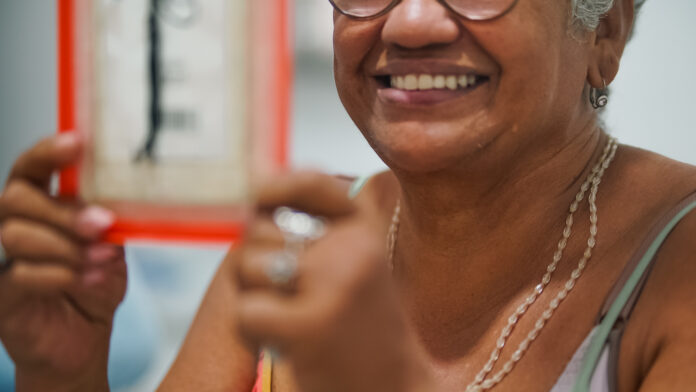 prefeitura-de-prado-entrega-proteses-dentarias-e-eleva-a-autoestima-dos-beneficiados