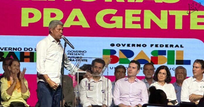 jeronimo-se-empolga-e-quase-faz-pedido-de-voto-em-palanque-com-lula