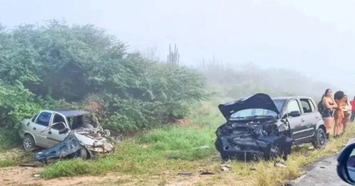 acidente-deixa-seis-feridos-na-regiao-sisaleira;-tres-carros-se-envolveram-em-batida