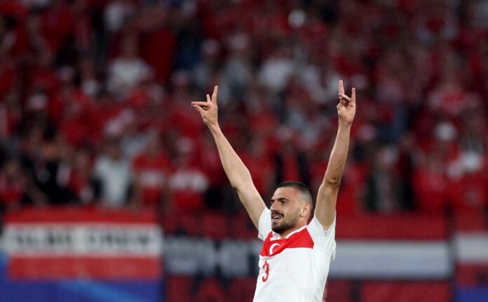 uefa-investiga-heroi-da-classificacao-turca-por-gesto-extremista-em-comemoracao-de-gol