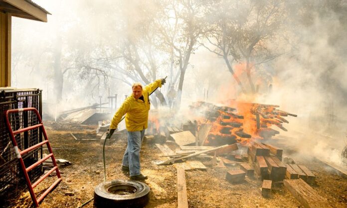 incendio-florestal-na-california-obriga-cerca-de-28-mil-pessoas-a-deixarem-suas-casas