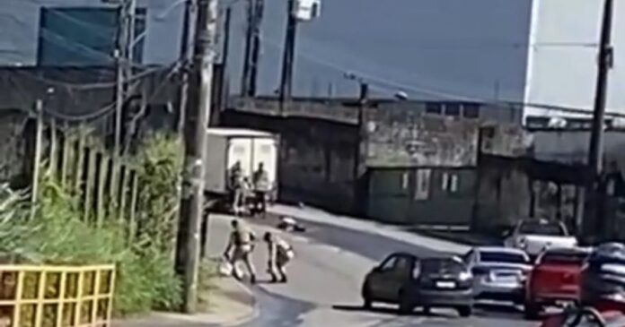 dois-homens-sao-baleados-durante-tentativa-de-roubo-a-caminhao-em-valeria