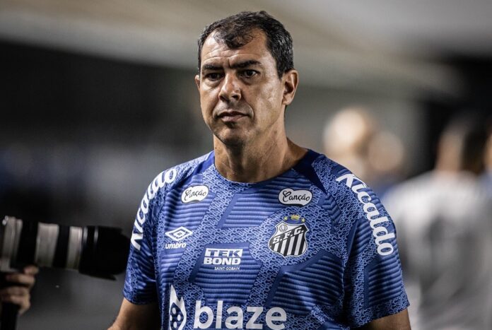 santos-bate-o-pe-e-nao-libera-fabio-carille-para-o-corinthians
