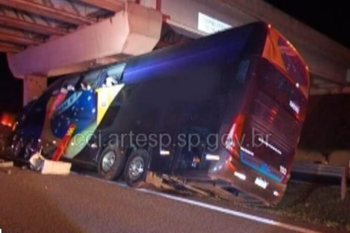 acidente-com-onibus-em-rodovia-no-interior-de-sp-deixa-10-mortos