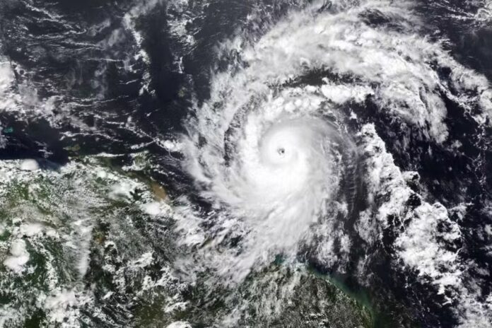 furacao-beryl-chega-ao-mexico-e-deve-atingir-cancun