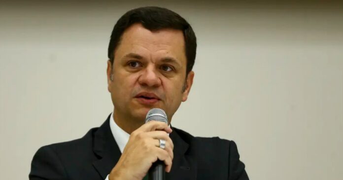 anderson-torres-tem-licenca-para-criacao-de-animais-silvestres-suspensa-e-tera-que-pagar-multa