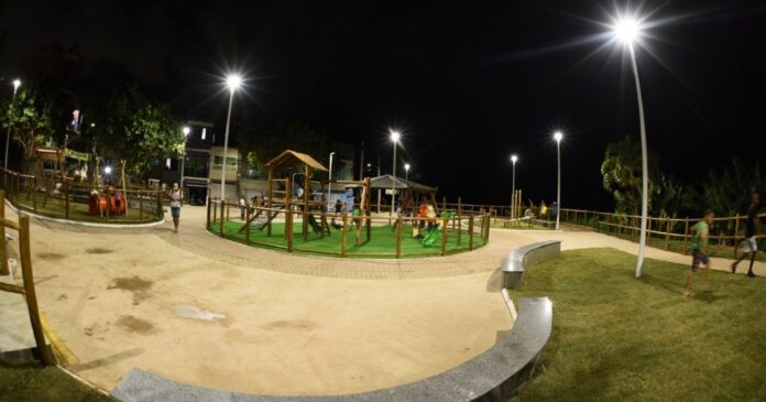 alto-de-ondina,-em-salvador,-ganha-nova-praca-com-lazer,-esporte-e-estrutura-completa