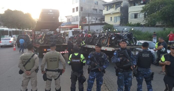 blitz-conjunta-em-salvador-retira-26-motos-irregulares-de-circulacao-e-aplica-38-notificacoes