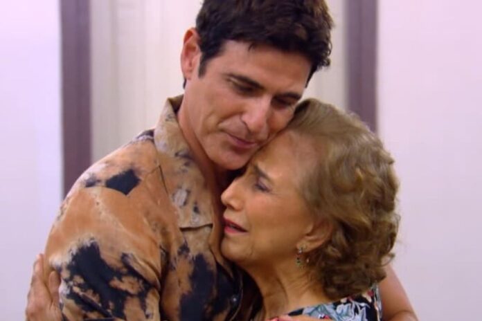 carro-da-mae-de-reynaldo-gianecchini-capota-em-acidente