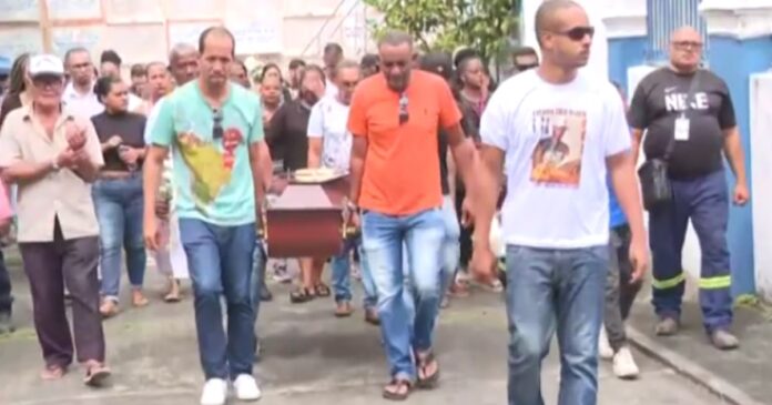 barbeiro-de-36-anos-morre-apos-ser-baleado-em-salvador;-familia-contesta-versao-da-policia