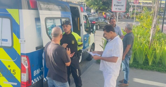 semob-inicia-acao-de-orientacao-para-taxistas-de-salvador