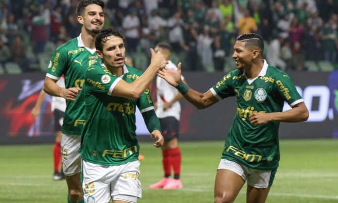 palmeiras-vence-atletico-go-por-3-a-1-e-assume-lideranca-do-brasileirao