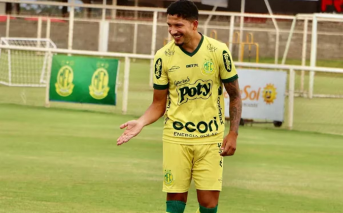 saiba-por-que-yuri-lima,-que-traiu-iza,-joga-no-time-b-do-mirassol