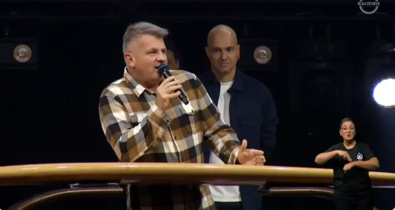 saiba-onde-o-lider-da-bola-de-neve-guarda-sua-pistola