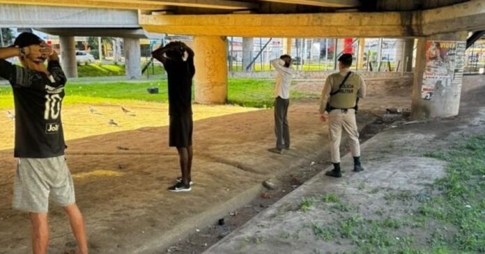 policiais-da-35a-cipm-prendem-suspeitos-de-arrombamento-em-loja-na-rua-do-timbo