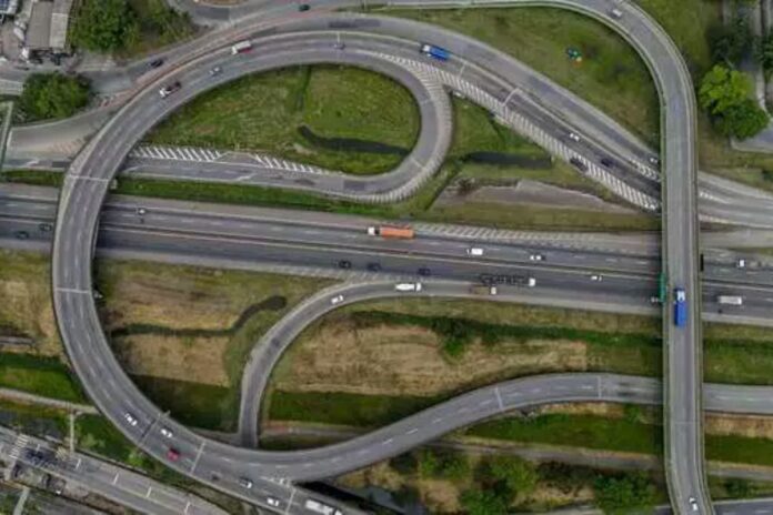 delegado-flagra-roubo-de-moto-e-atira-em-bandidos-na-rodovia-anchieta