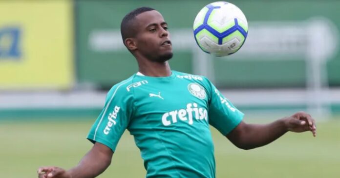 vitoria-fica-proximo-de-anunciar-carlos-eduardo,-ex-palmeiras
