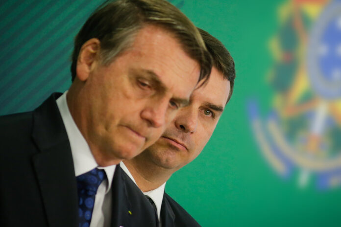 o-uso-da-maquina-do-governo-para-proteger-a-familia-bolsonaro