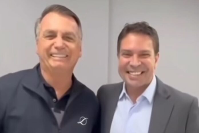 bolsonaro-e-ramagem-aparecem-juntos-em-video-apos-divulgacao-de-audio