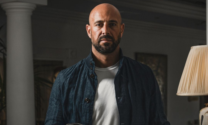 agora-na-1a-divisao-italiana,-como-contrata-goleiro-espanhol-pepe-reina,-de-41-anos