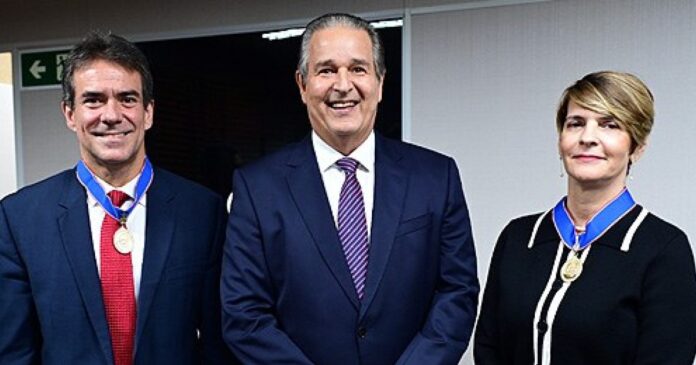 juizes-federais-sao-empossados-desembargadores-do-tre-ba